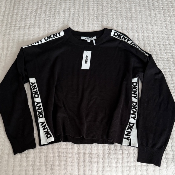DKNY Black Sweater Blk/White Iconic Logo, On Trend Slits On Sides - Medium NWT - Picture 4 of 8